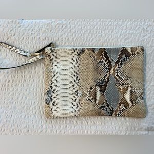ANNE KLEIN | Animal Print Wristlet